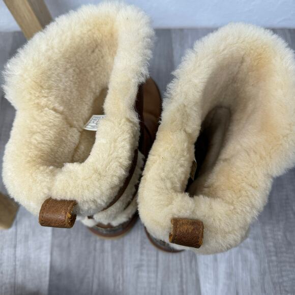 Ugg Women's Brown Becket Mid Calf Pull On Winter Shearling Buckle Boots Size 8 - Picture 7 of 10